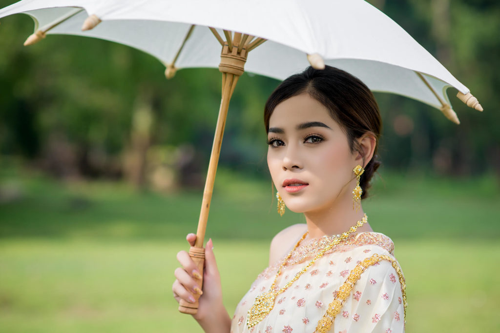 Traditional Thai Costumes Photoshoot in Phuket