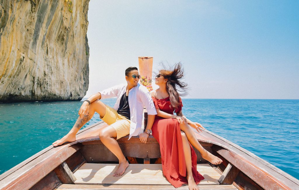 Phi Phi Island Couple Romantic on longtail boat