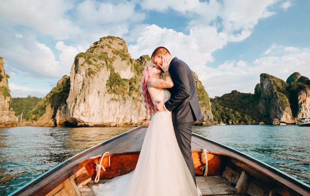 Tropical Bliss: Longtail Boat Wedding Photography in the Stunning Phi Phi Islands