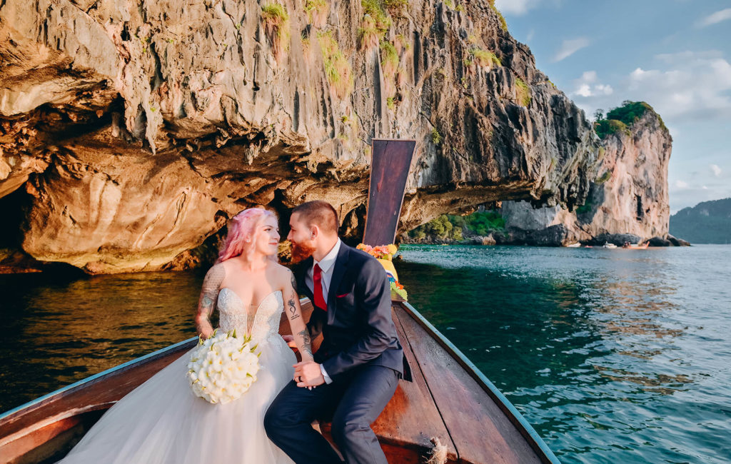 Tropical Bliss: Longtail Boat Wedding Photography in the Stunning Phi Phi Islands