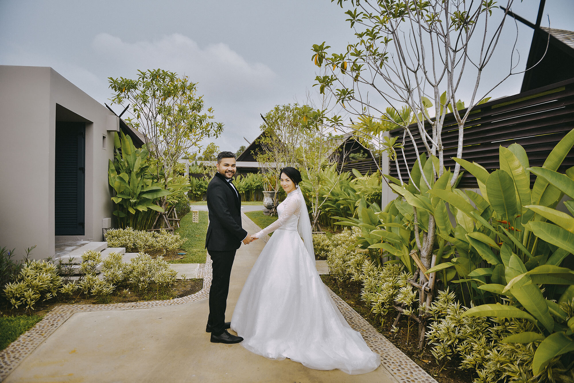 Rainy day pre wedding photography in Phuket